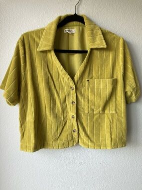 Reef Short-Sleeve Terry Button-Up in Yellow-Green